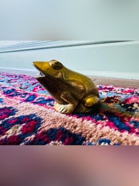 Vintage Solid Brass Sitting Frog Toad Small Paperweight Figurine 2”